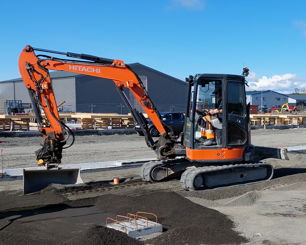 Hitachi ZX55 — 5 tonna vél